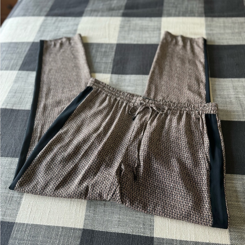 EUC Vince silk joggers. 30” waist. 29” length.